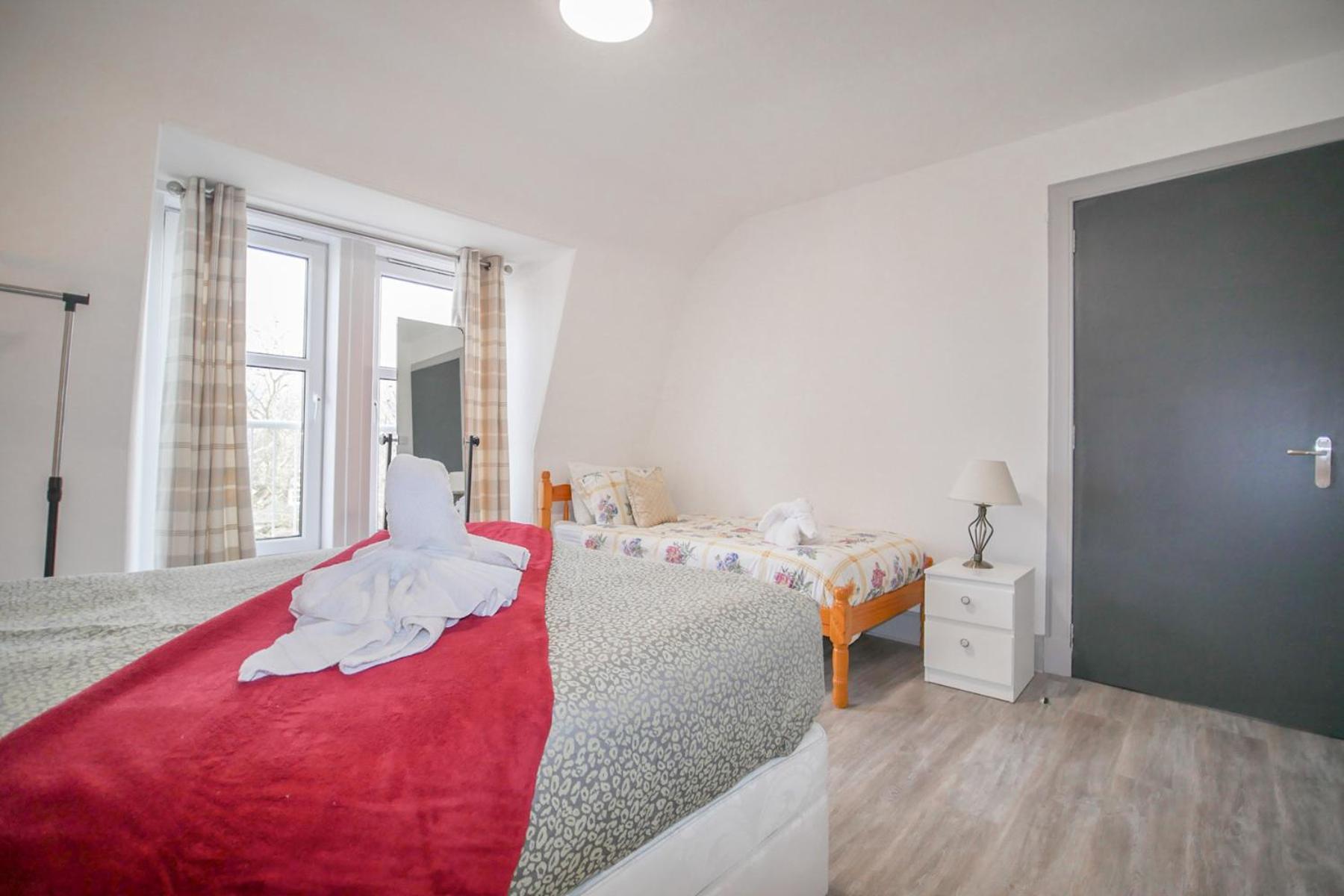 Telford Rd 5 Bedroom House Инвернесс Экстерьер фото